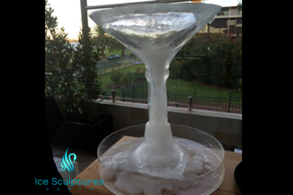 large-martini-glass-1E94DBE03-98F7-E5E1-A9FE-6384A27289A4.png